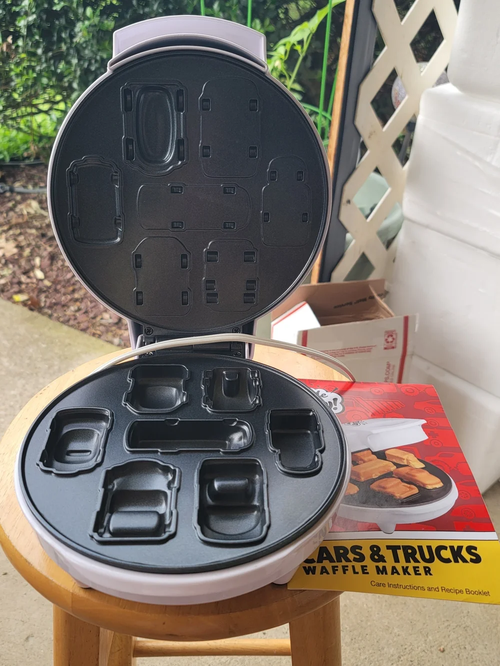 Never Used Waffle WOW Cars & Trucks 3-D Waffle Maker With Box.